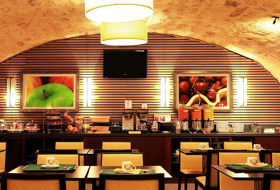 Hotel Folkestone Opera