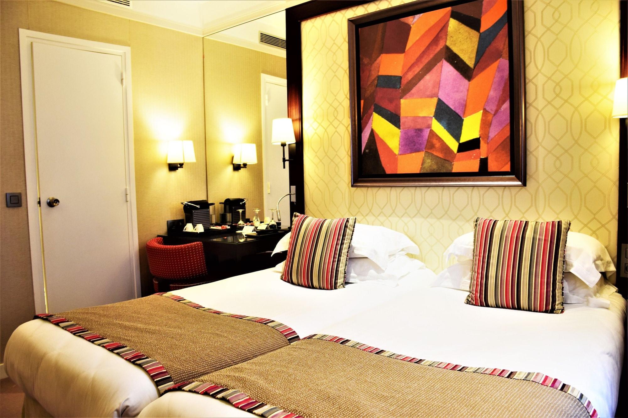 Hotel Folkestone Opera 3*